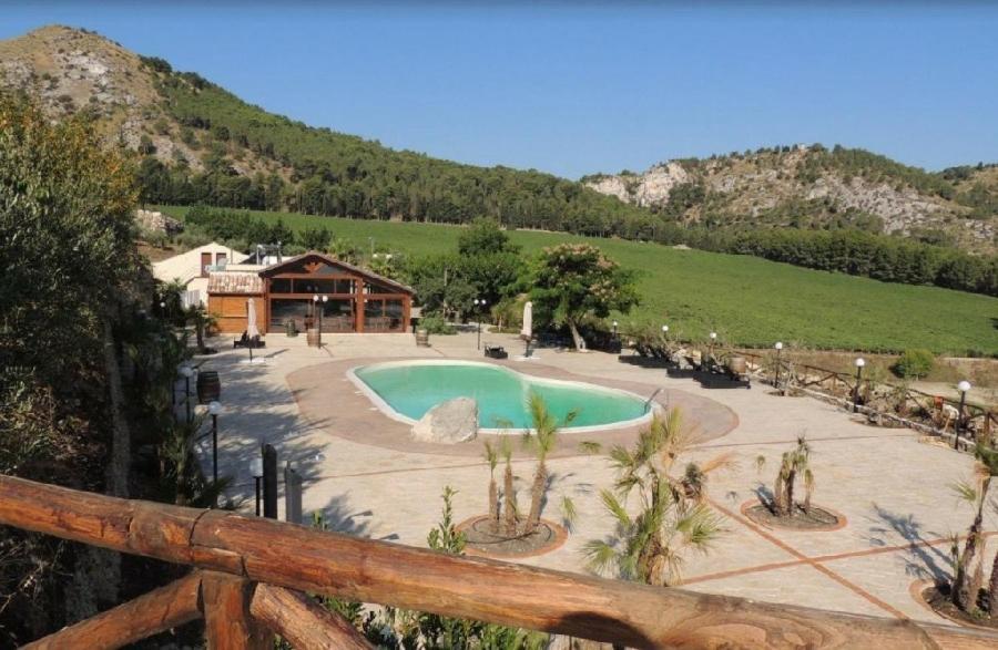 Agriturismo Tenute Pispisa Segesta Калатафими Екстериор снимка