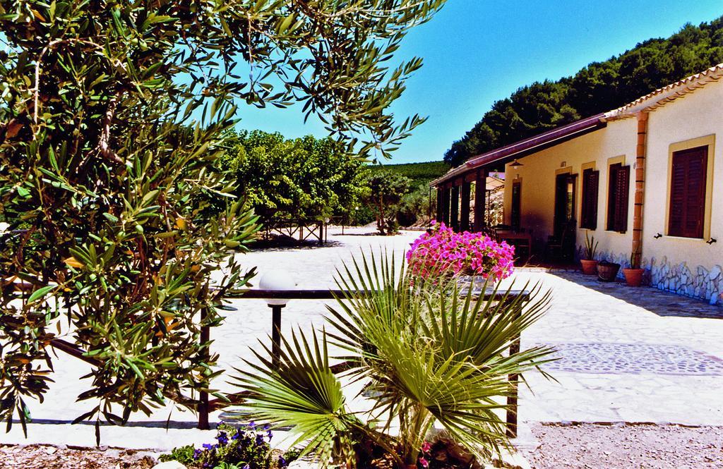 Agriturismo Tenute Pispisa Segesta Калатафими Екстериор снимка