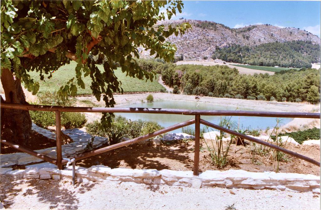 Agriturismo Tenute Pispisa Segesta Калатафими Екстериор снимка